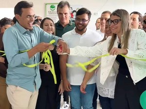 Messias celebra 64 anos de emancipação com inauguração, entrega de veículos, ações na educação, na saúde, torneio de futebol e desfile de bandas