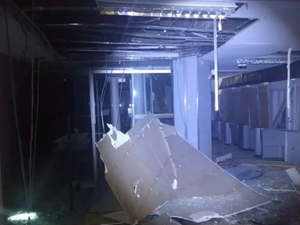 Bandidos explodem caixas eletrônicos em agência bancária no DF