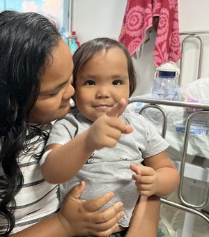 Criança de 3 anos sobrevive após pneumonia que causou derrame pleural