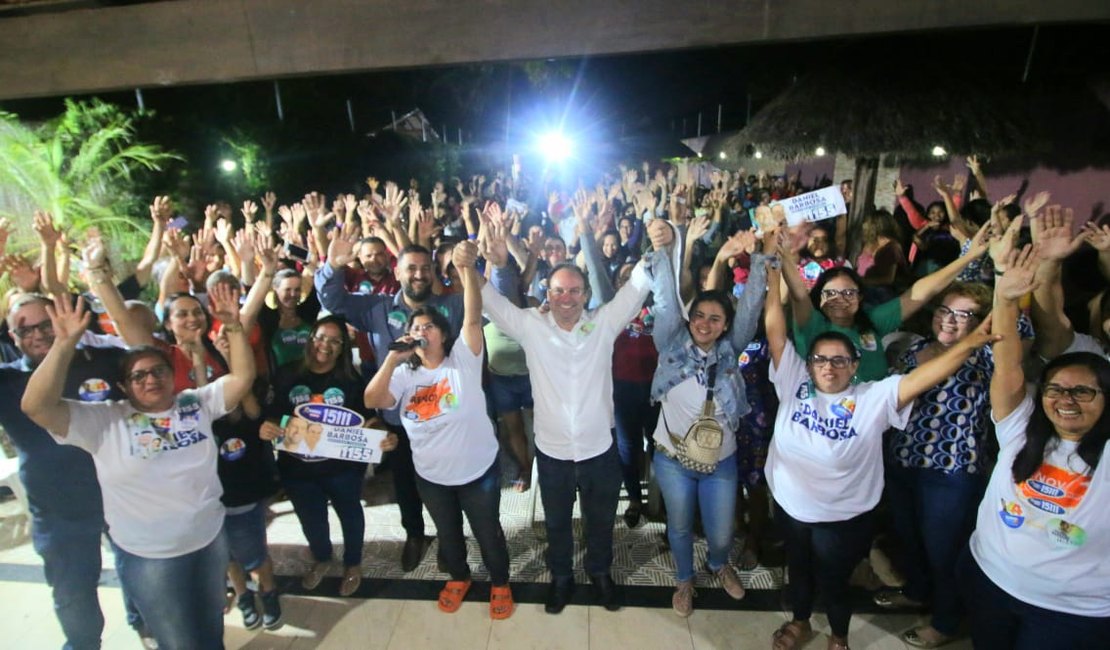 Após o bairro Nova Esperança, Guaribas e Verdes Campos receberão calçamento, afirma prefeito
