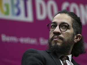 Jean Wyllys processará Ratinho por espalhar fake news em programa