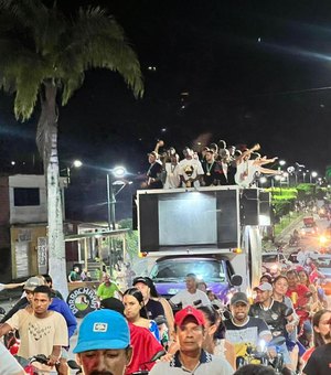 Após conquista da Taça Brasil de Futsal, Esporte Clube Traipu é recebido com festa pela população da cidade