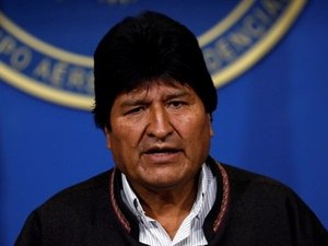 Polícia dá ordem de prisão a Evo Morales, que denuncia ilegalidade