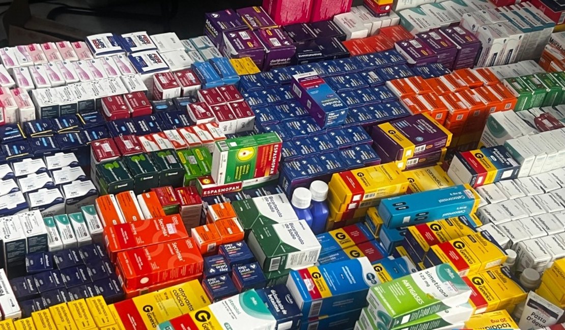 Vigilância Sanitária autua farmácia clandestina dentro de supermercado