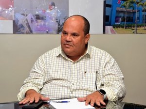 Governador afasta secretário de saúde após investigação da PF sobre desvios milionários