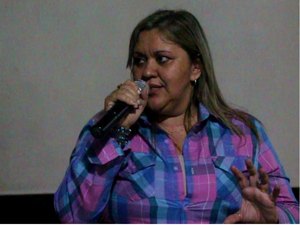 Juventude discute e ajuda na construção de projeto de pré-candidata