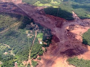 Vale aciona sirenes às 5h30 de hoje e retira moradores do local