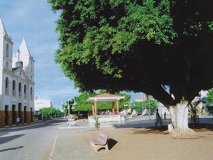 Jovem é encontrado morto a tiros em cidade do Sertão
