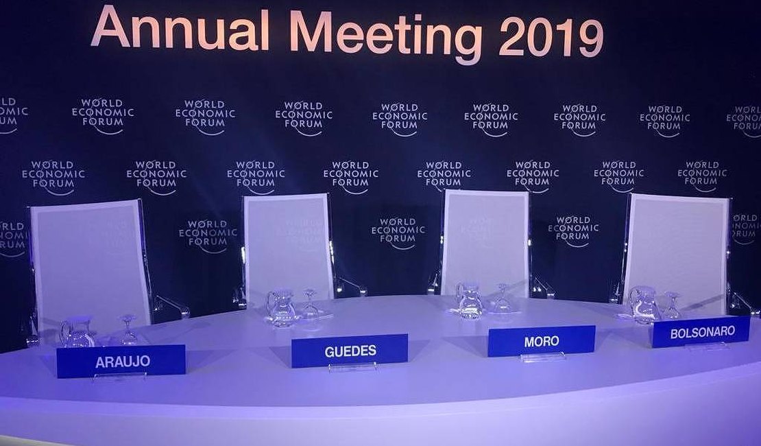 Bolsonaro cancela entrevista em Davos e culpa comportamento da imprensa