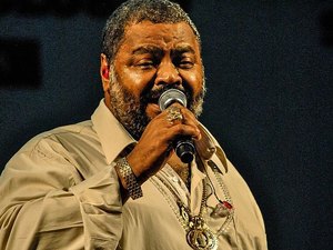 Morre o cantor e compositor Arlindo Cruz, aos 66 anos, no Rio de Janeiro