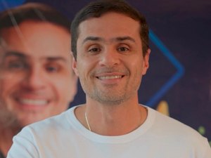 Campanha de Alexandre Ayres ganha as ruas de Maceió com adesivaço neste sábado (22)