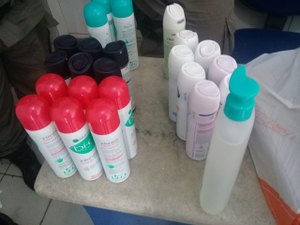 Casal é preso após furtar 'desodorantes' em supermercado na parte alta de Maceió
