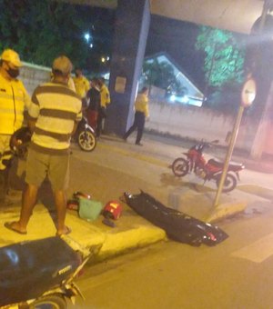Mulher morre após moto ser atingida por carro no bairro Mangabeiras