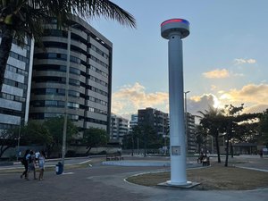 Justiça determina que Prefeitura de Maceió responda sobre retirada de totens de segurança