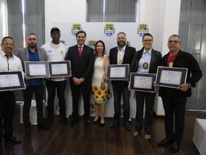 Agentes da Polícia Civil são homenageados com a Comenda Anderson de Lima Silva