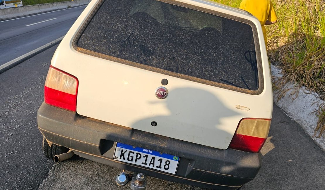 Carro roubado em Limoeiro de Anadia é recuperado em menos de 4 horas em Campo Alegre