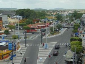 Colisão entre motocicleta e carro deixa um ferido no Sertão