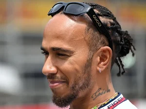 Hamilton exalta evolução pessoal na F1: ‘Sou mais piloto do que com 22 anos’