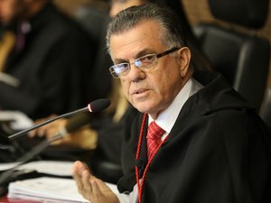 Justiça mantém torcedores do CRB presos