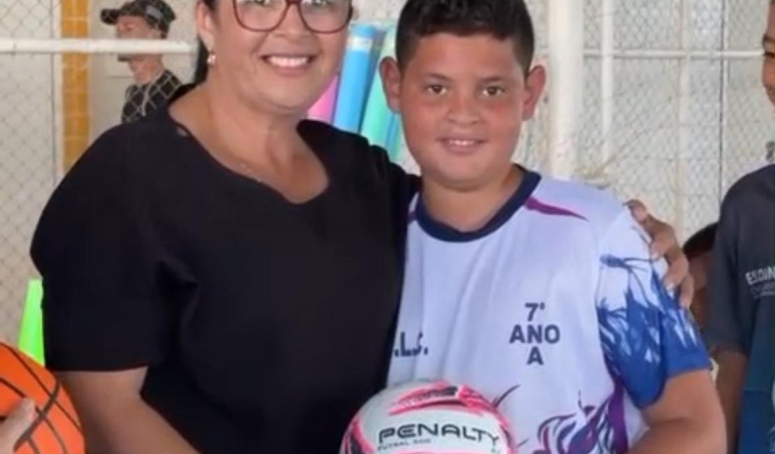Prefeita Edilza Alves entrega novos materiais aos alunos da Escola de Esportes em Lagoa da Canoa