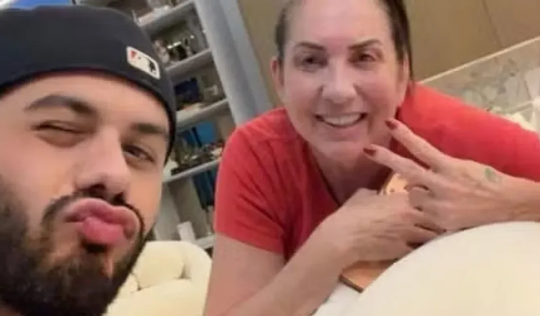 Zé Felipe posta com ex-sogra e comenta fotos de Virginia Fonseca na web