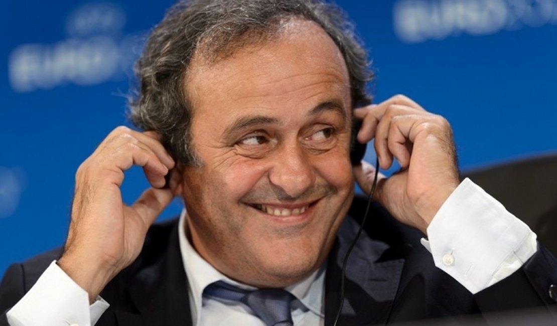 Platini não vai devolver relógio dado pela CBF