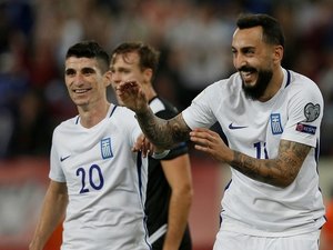 ELIMINATÓRIAS: Holanda vence, mas fica fora da Copa; França garante vaga