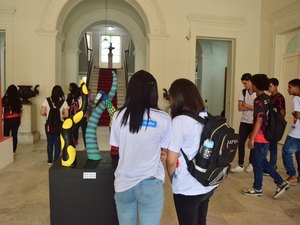 Mostra que celebra a cultura alagoana conta com obras de artistas locais e curadoria de Levy Paz