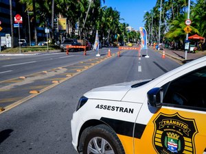 Vias na orla de Maceió são interditadas para passagem de bloco carnavalesco 