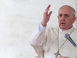 Crise política no Brasil preocupa papa Francisco