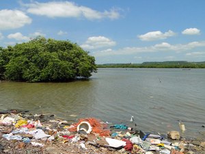 Corpo é encontrado em estado de putrefação às margens do Rio Mundaú