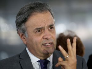 STF determina bloqueio de R$ 1,6 milhão em bens de Aécio Neves