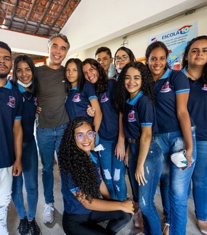 Rafael Brito propõe Pé-de-Meia para todos os alunos do ensino médio público