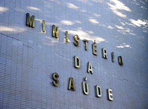 Ministério é criticado em abaixo-assinado e carta da Associação Médica Brasileira