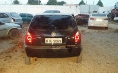 Carro foi encontrado no bairro Manoel Teles. 
