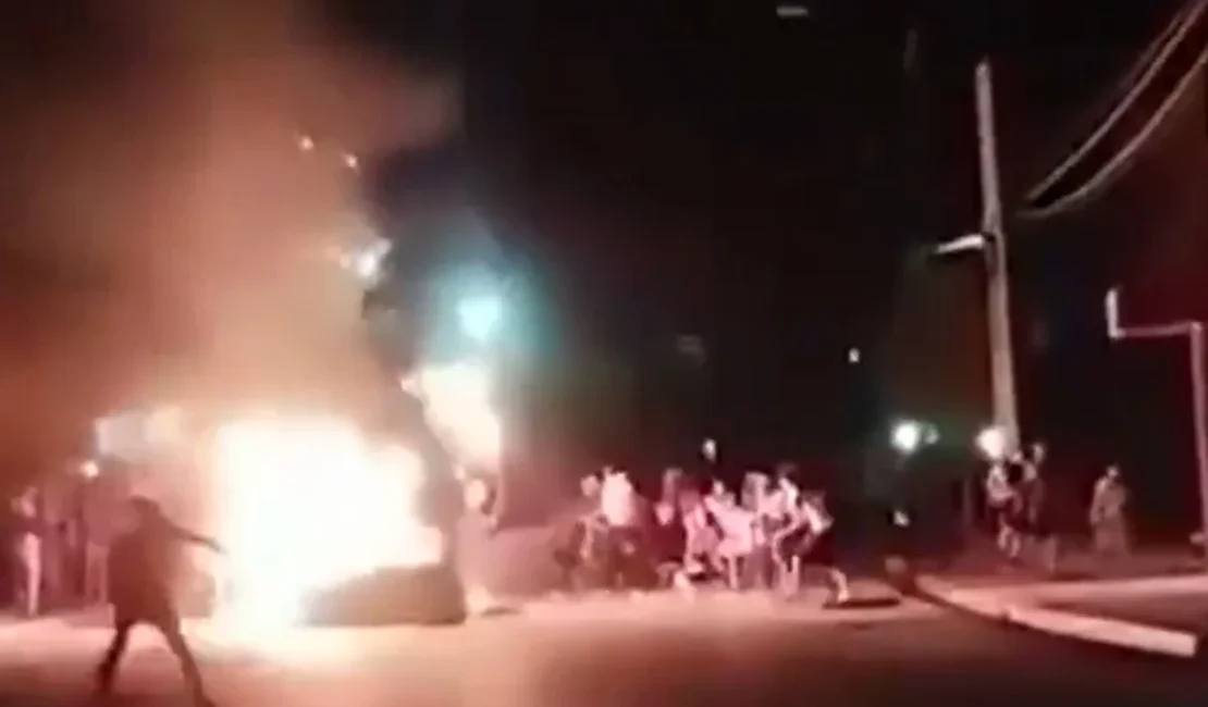 Manifestantes invadem sede do Partido Comunista após apagões em Cuba