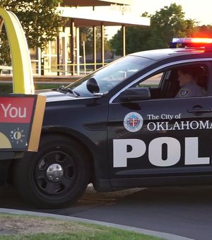 Mulher atira contra funcionários após ter entrada barrada em McDonald's nos EUA