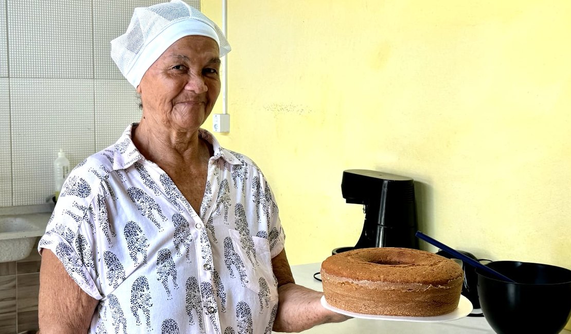 Idosa vence depressão criando negócio de venda de bolos em Maragogi