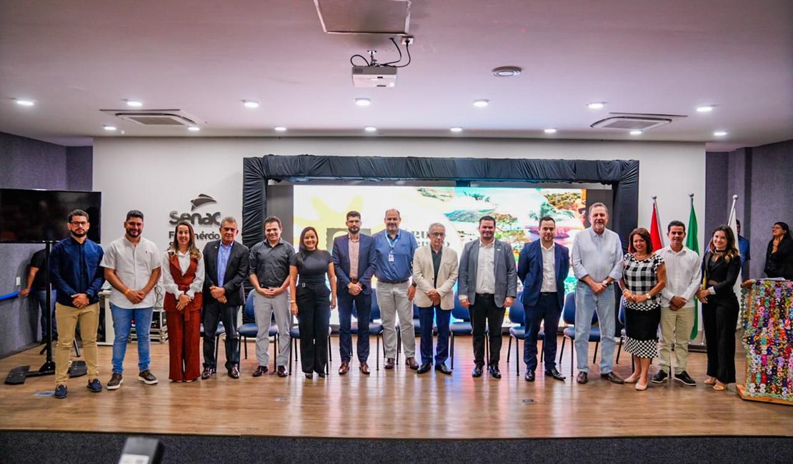 Ricardo Nezinho participa da abertura do 1º Fórum de Turismo Regional em Arapiraca