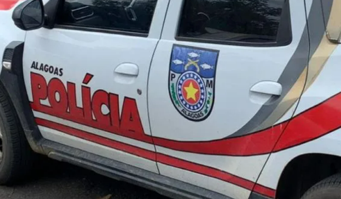 Mulher é flagrada com drogas escondidas em telhado de residência em Arapiraca