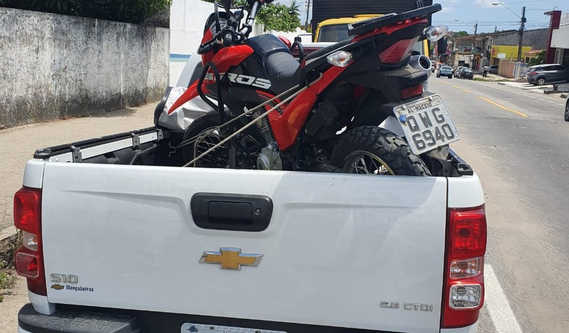 Polícia Civil recupera motocicleta roubada e devolve veículo à vítima