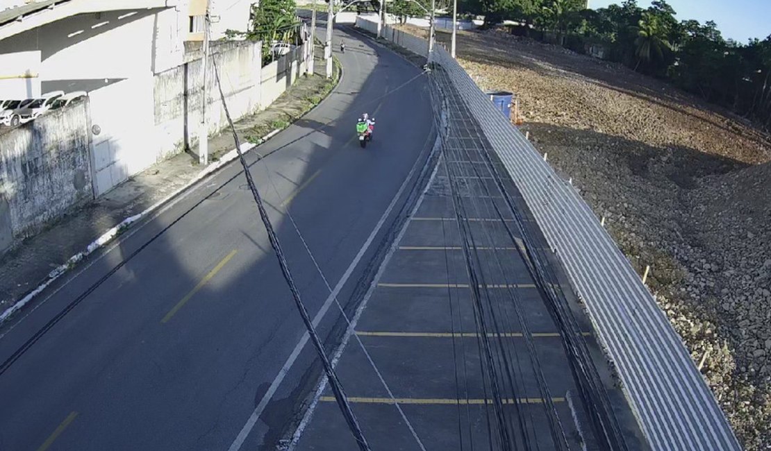 Via interditada para demolição no bairro do Pinheiro é liberada