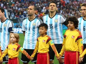 Messi desafaba contra os críticos e revela: 'Não canto o hino de propósito'