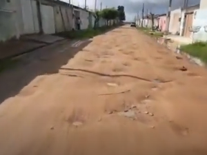 Moradores do bairro Nilo Coelho reclamam das condições precárias das ruas