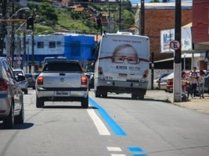 Faixa exclusiva do transporte coletivo recebe nova pintura em Maceió