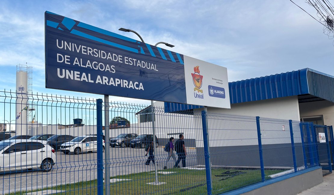 Uneal aprova cotas e reserva 50% das vagas para a rede pública