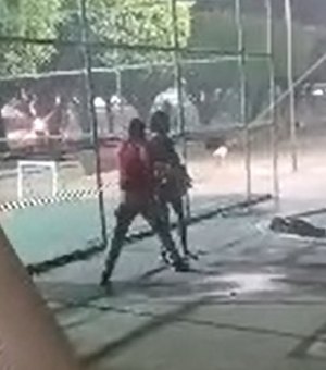 Adolescente com suástica é apreendido por agredir mulher trans em São Miguel
