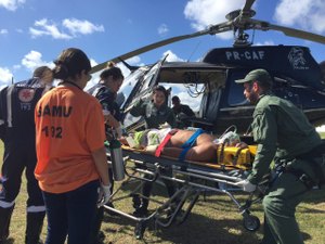 Homem não consegue sair da água e se afoga após salvar duas crianças