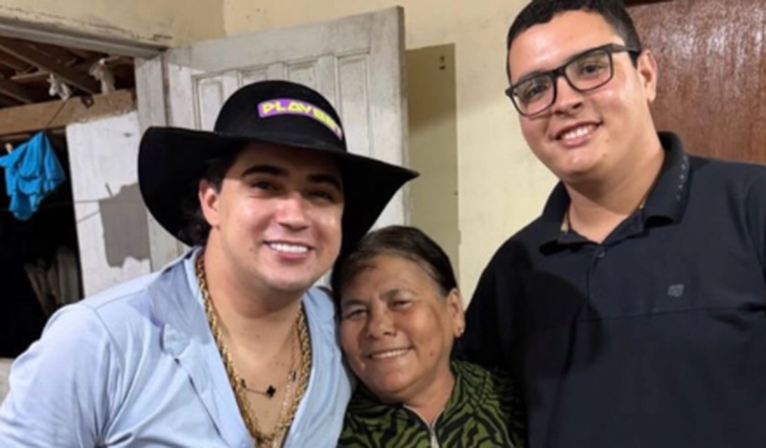 Natanzinho Lima retorna a povoado em Craíbas e reencontra amigos após show