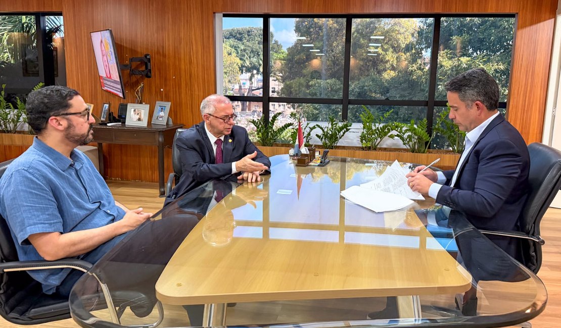 Governador Paulo Dantas sanciona lei que reorganiza cartórios de Alagoas